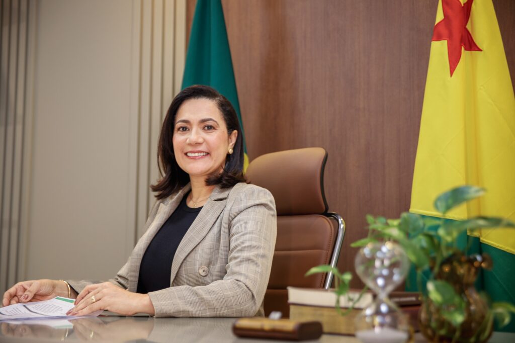 medida deve beneficiar até de 11 mil trabalhadores e é assinada pela governadora Mailza Assis