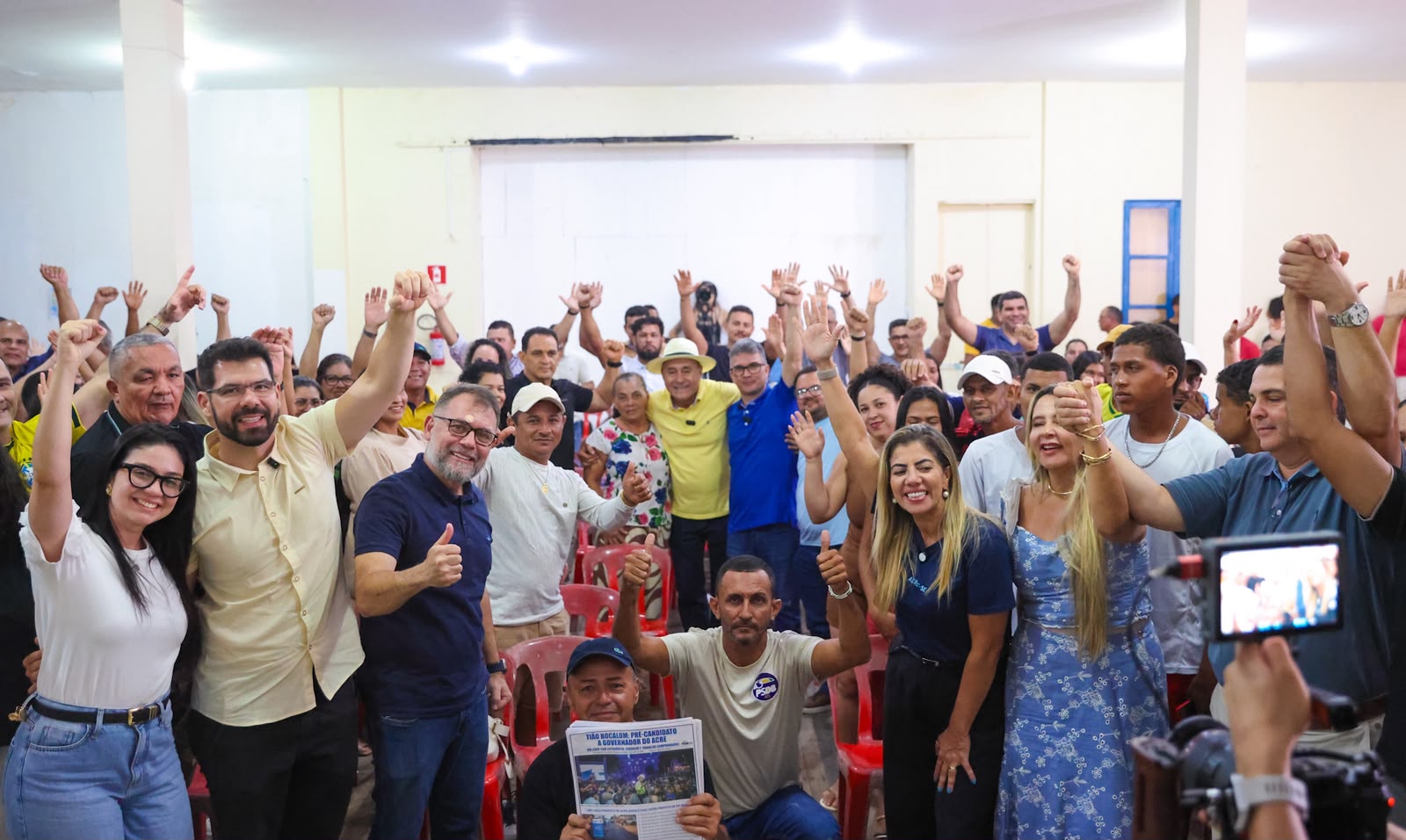 O anúncio ocorreu durante um evento realizado na AABB, que reuniu lideranças políticas, pré-candidatos a deputado estadual e federal, além do prefeito de Rio Branco, Alysson Bestene