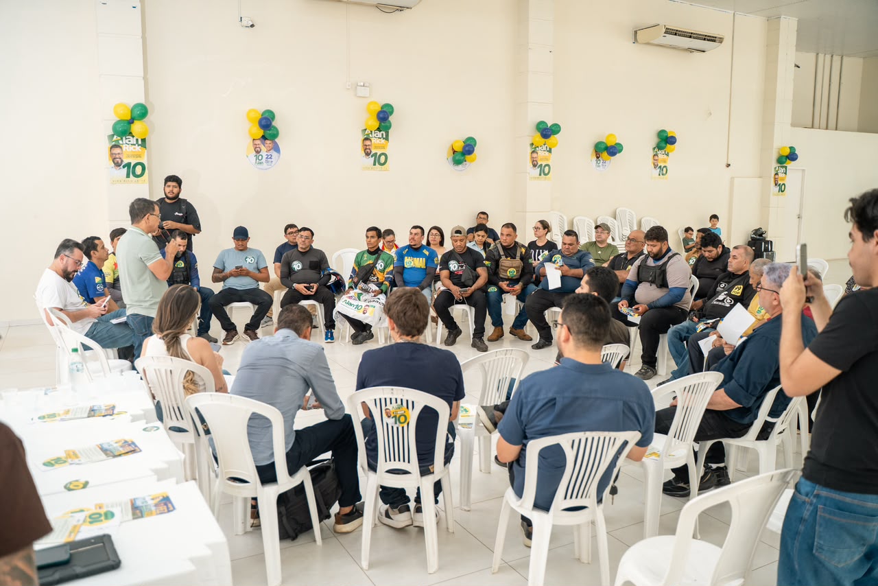 O candidato ao Governo do Acre, Alan Rick (Republicanos), assinou nesta terça-feira, 20, uma carta de compromissos com motociclistas de aplicativo