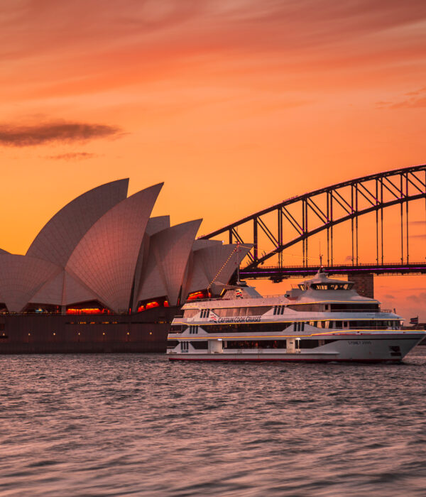 Sunset Sydney Harbour Dinner Cruise | Captain Cook Cruises Sydney