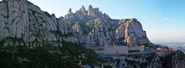 Montserrat and Colonia Güell | Pepito Tours