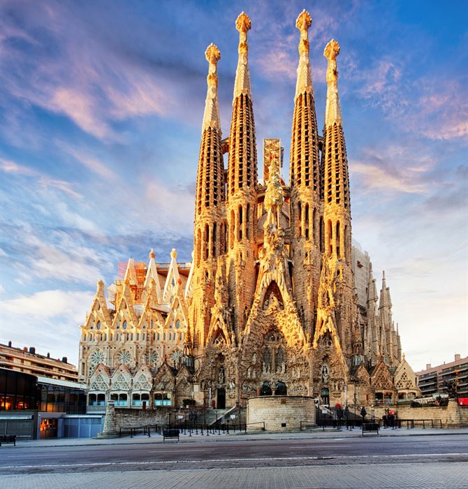 Tour in Barcelona with visit to the Sagrada Familia and the Park Guell