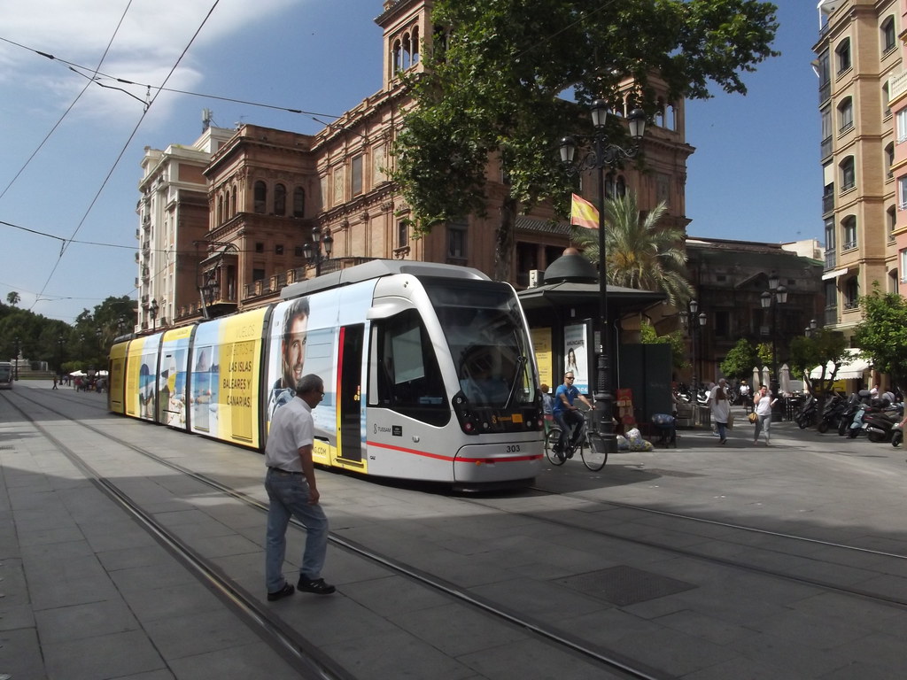Archivo de Indias - Av de la Constitucion, Seville - Metro Centro 303 - Edificio Coliseo España