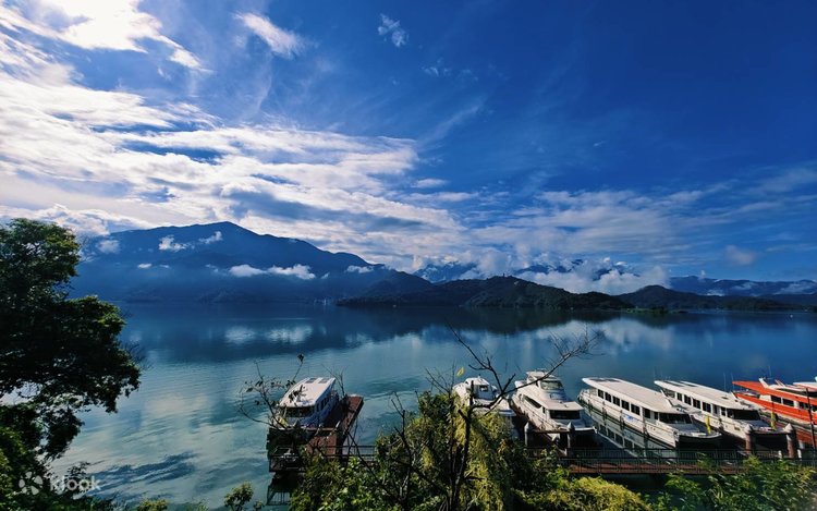 한국어 가이드와 함께하는 현지 모습