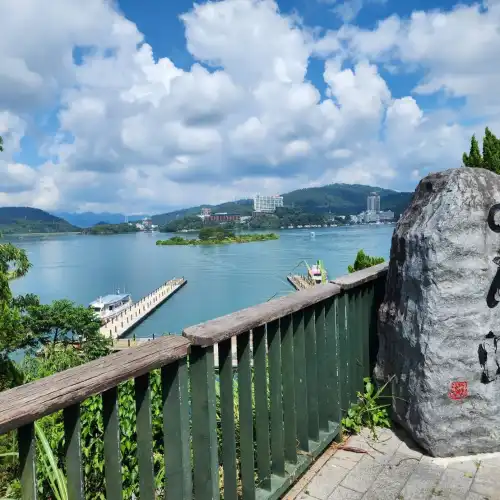 한국어 가이드와 관광 명소