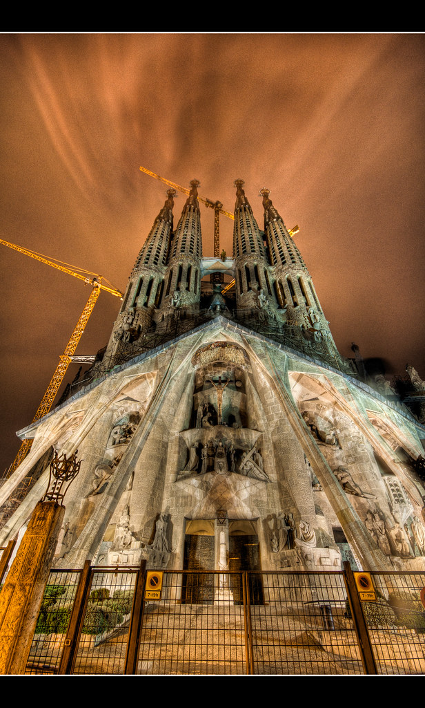 [메멘토투어]방송에 나온 가우디 반일/전일 인문학 차량투어! 동반 입장&내부 투어