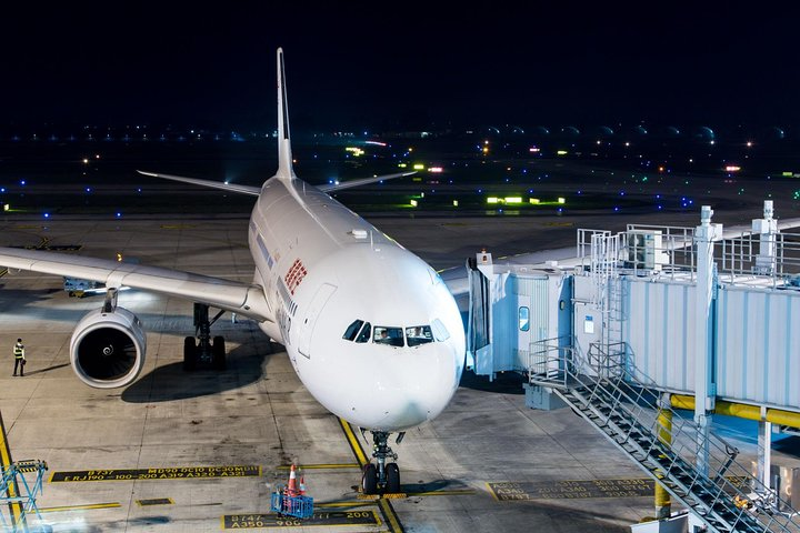 [하노이] 공항 < > 호텔 픽업 (SUV / 승합차 진행)- 24시간 이용 가능” style=”max-width: 100%; border-radius: 8px;”>    </p>
<p style=