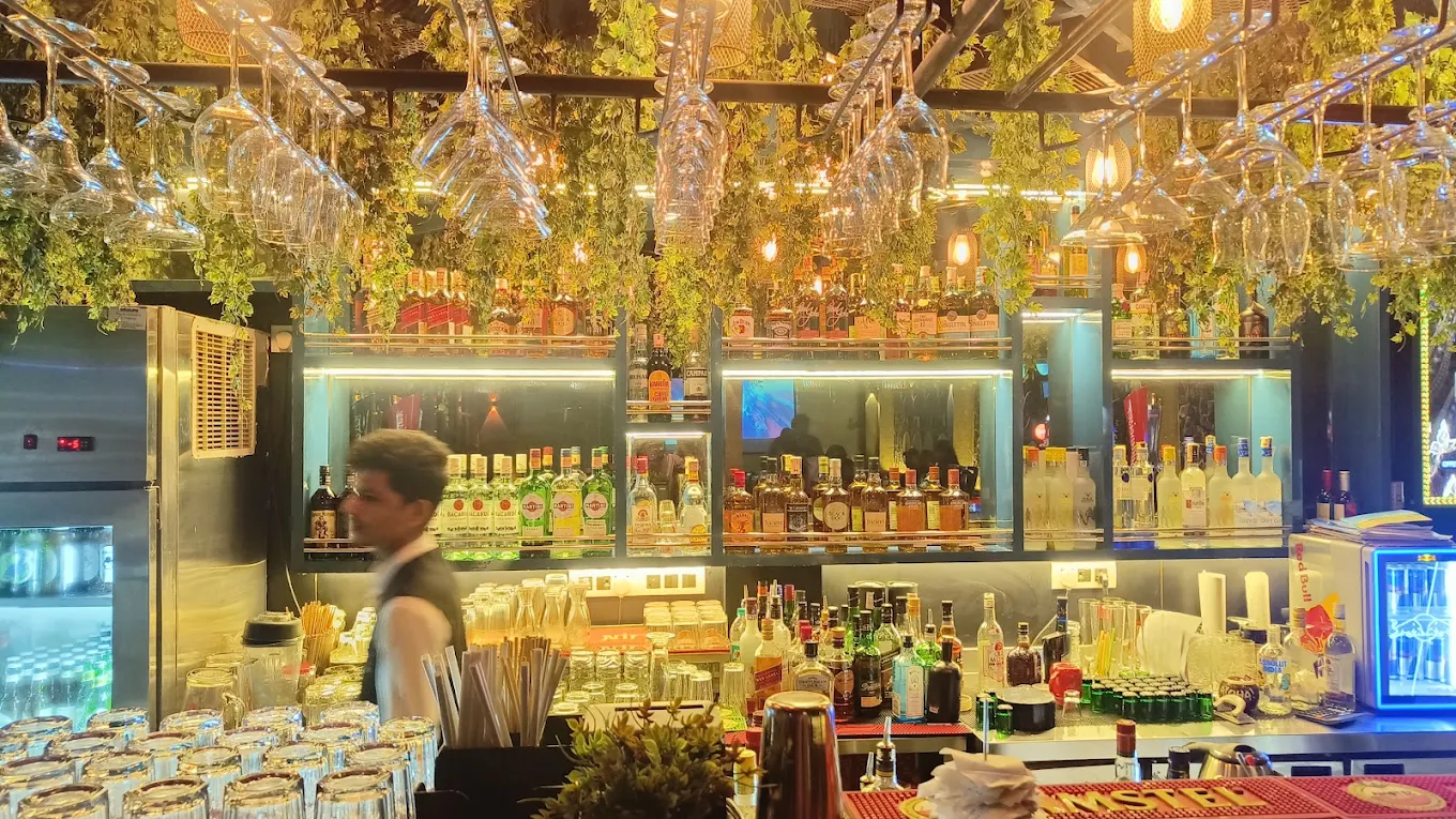 Black Bull Bar & Restaurant, Andheri East, Mumbai gallery 4