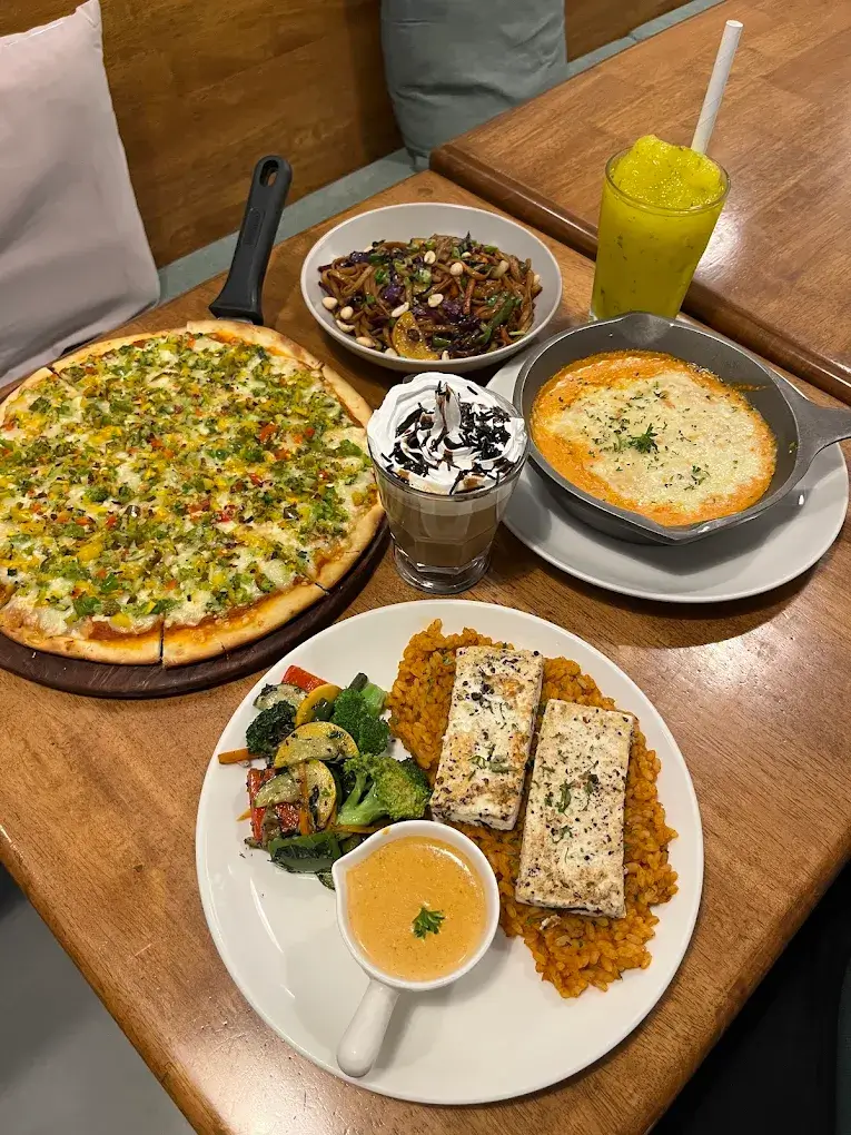 August Cafe - Deli, Bakery & Patisserie - Zomato gallery 4