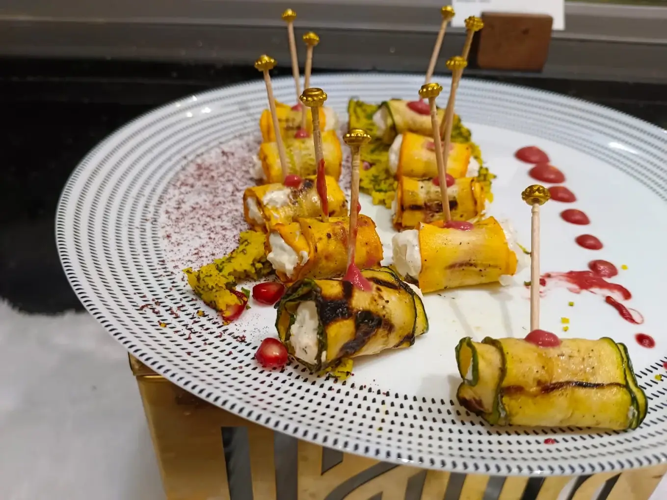 The Earth Plate - Sahara Star, Vile Parle East, Mumbai gallery 2