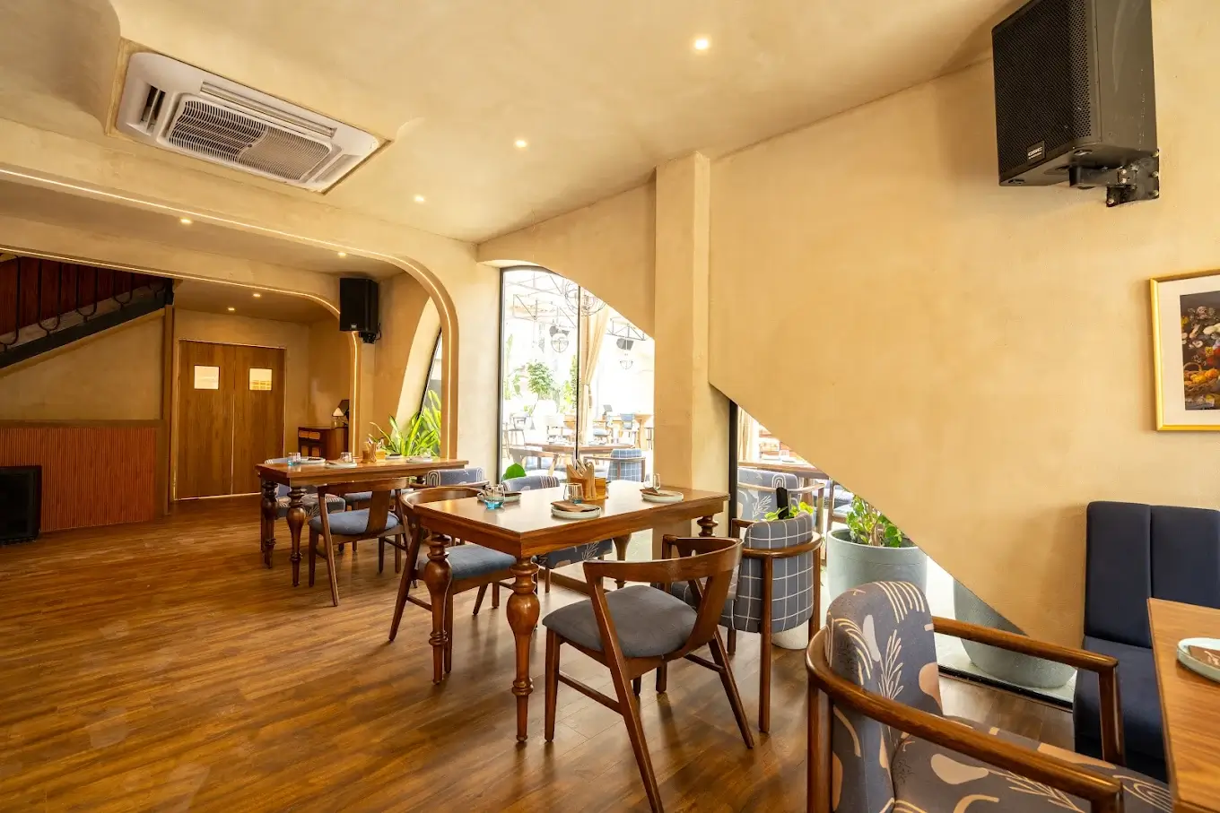 Luuma House, Vile Parle West, Mumbai gallery 3