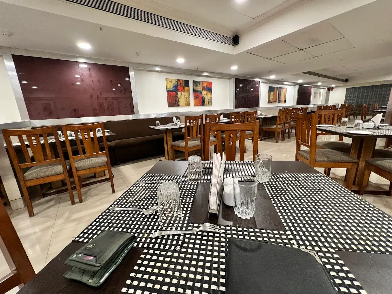Utsav Restaurant, Prabhadevi, Mumbai gallery 1