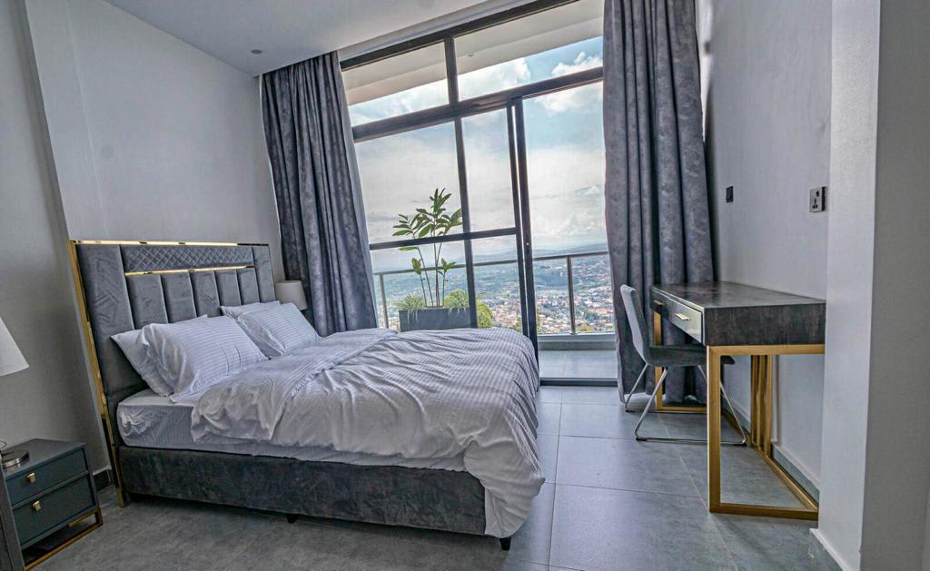 2 Bedroom Apartment for Rent with Swimming Pool & Gym in Rebero