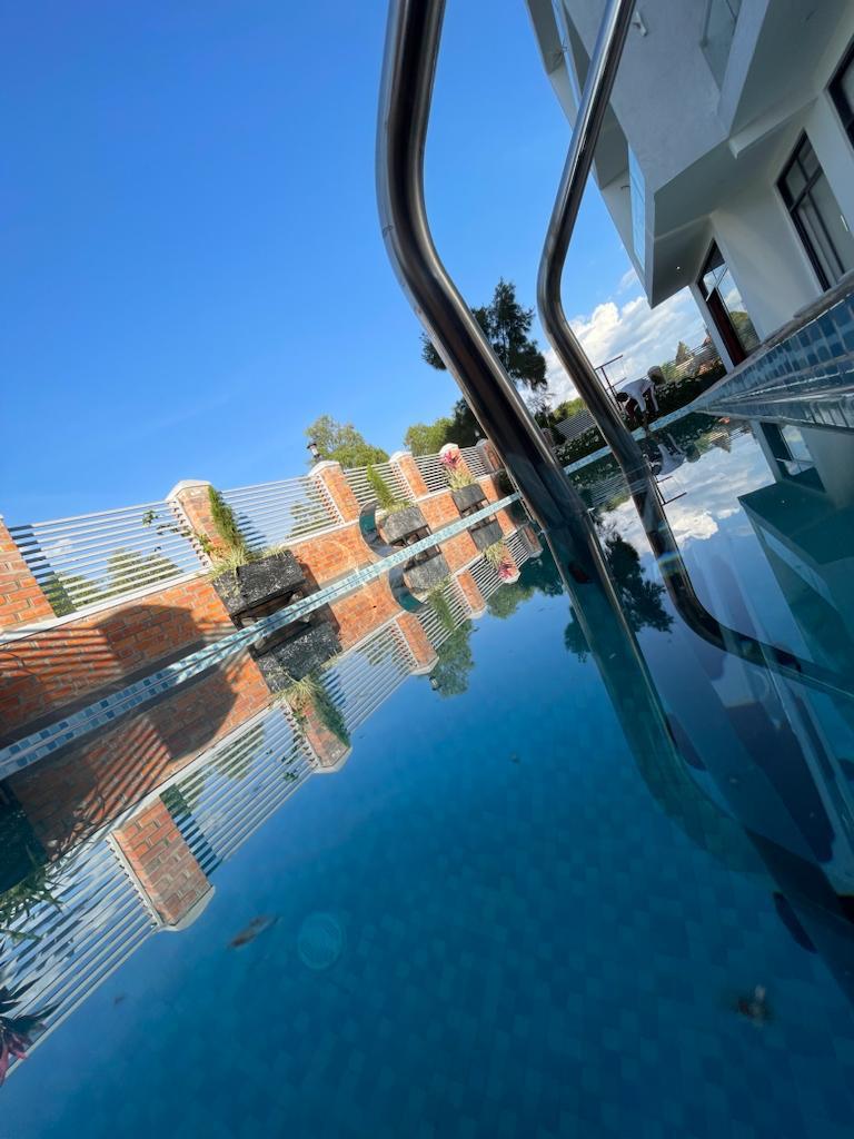 2 Bedroom Apartment for Rent with Swimming Pool & Gym in Rebero