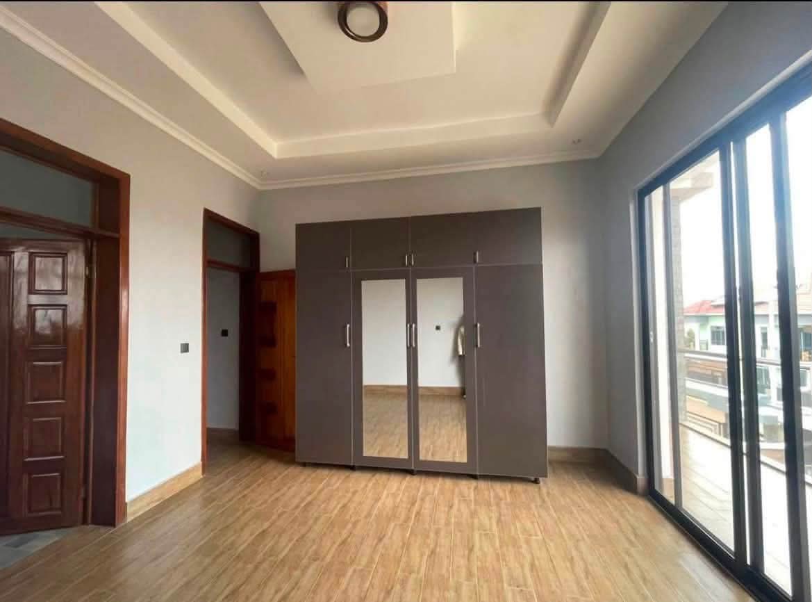 4 Bedroom Unfurnished Duplex House for Rent in Kicukiro, Kagarama