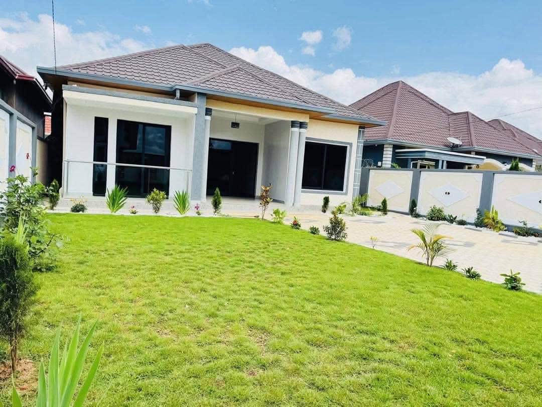 4 Bedroom Unfurnished House for Rent in Kicukiro, Kagarama