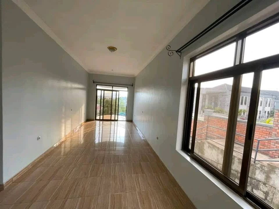Unfurnished 5 Bedroom House for Rent in Nyarutarama, Kigali