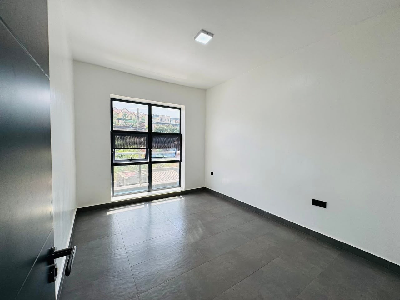 Unfurnished 6 Bedroom House for Rent in Gacuriro, Kigali