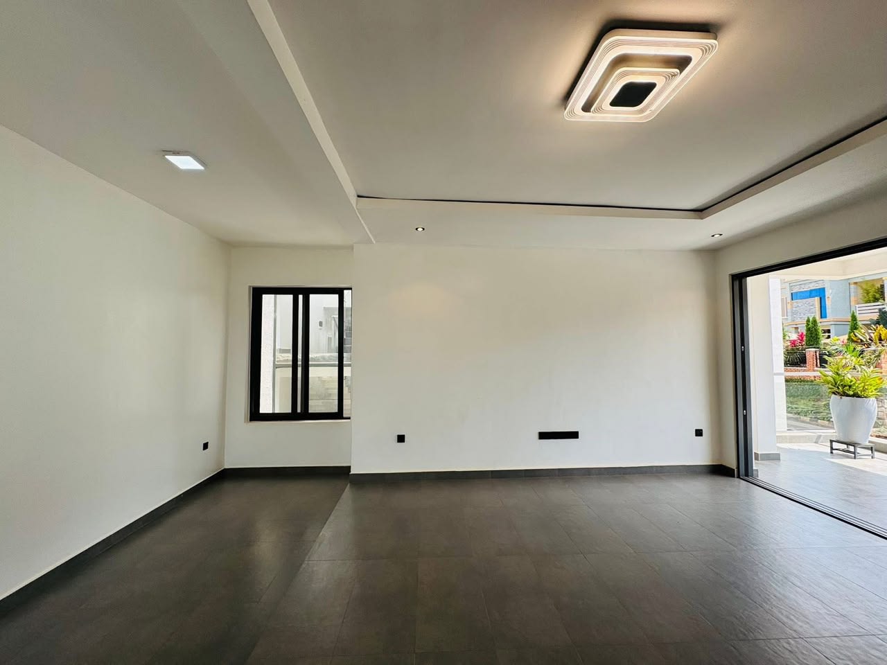 Unfurnished 6 Bedroom House for Rent in Gacuriro, Kigali