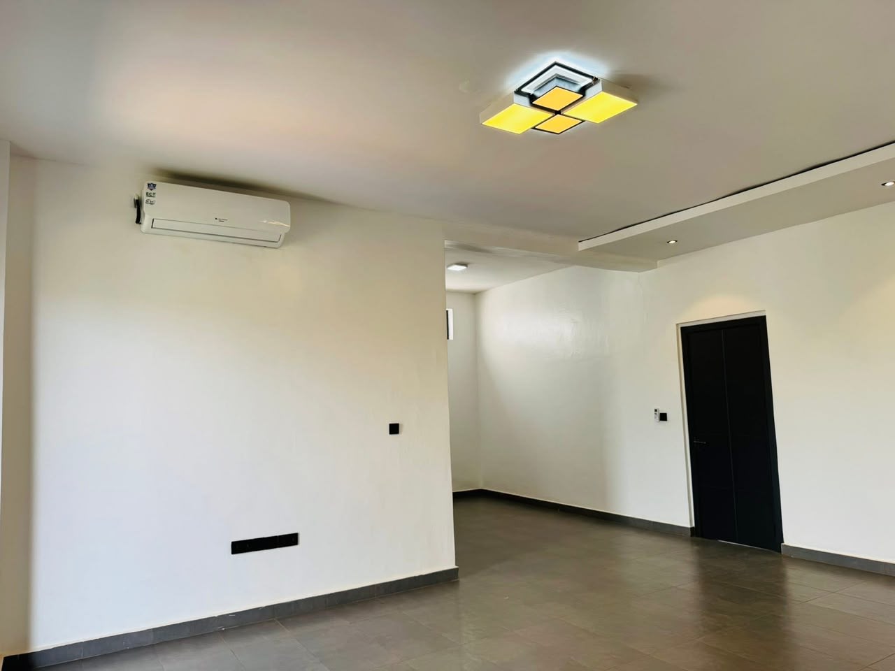 Unfurnished 6 Bedroom House for Rent in Gacuriro, Kigali