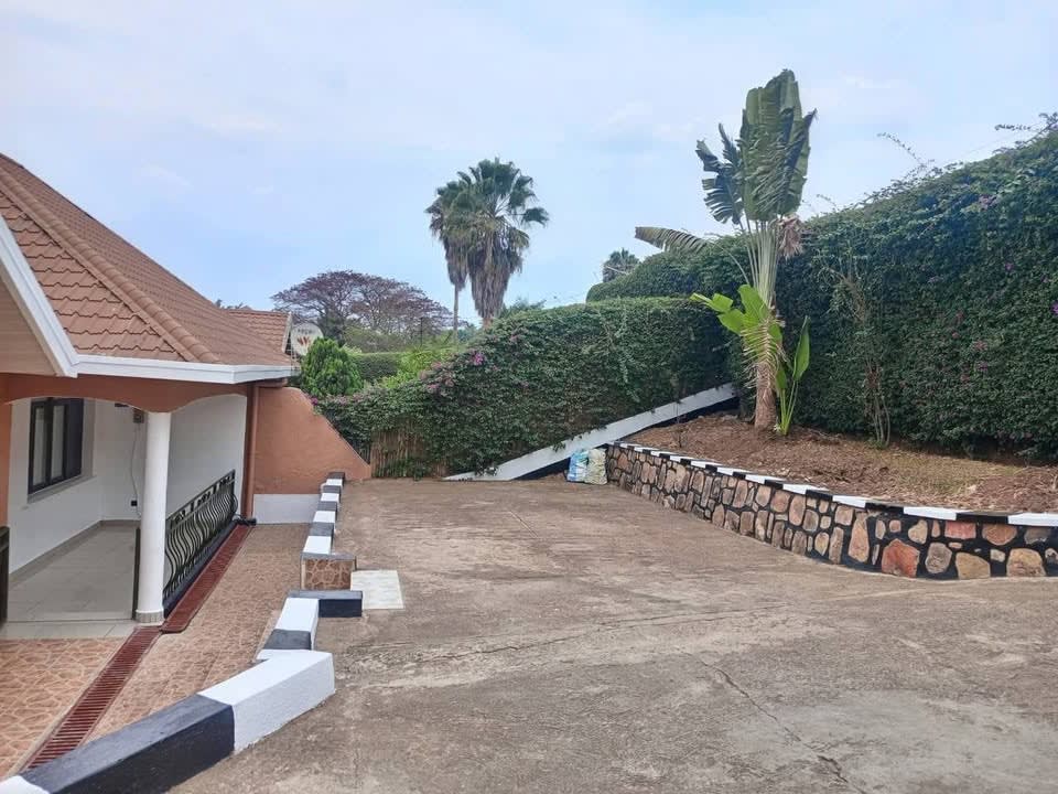3 Bedroom Furnished House for Rent in Gacuriro