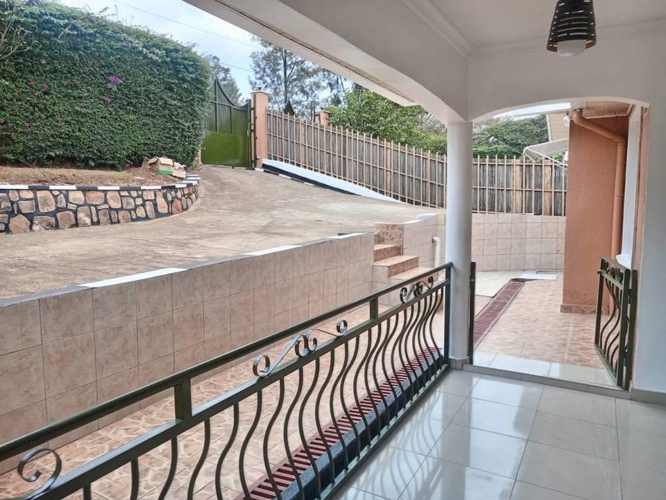 3 Bedroom Furnished House for Rent in Gacuriro