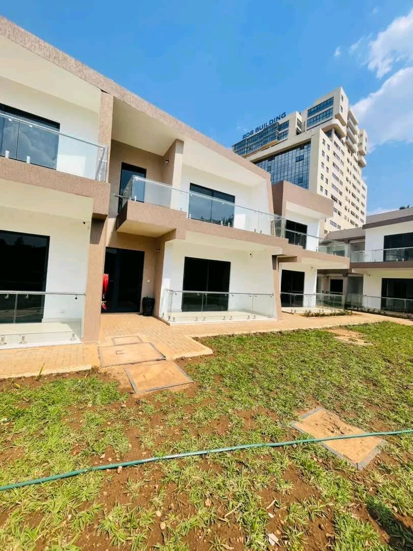 3 Bedroom Unfurnished House for Rent in Nyarutarama