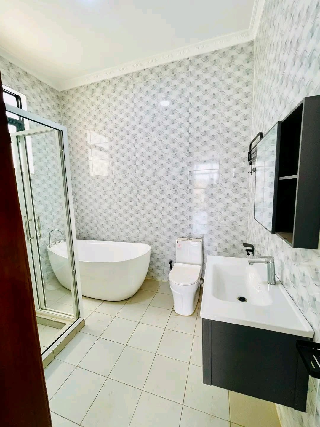 Large 8 Bedroom Family House for Rent in Kibagabaga