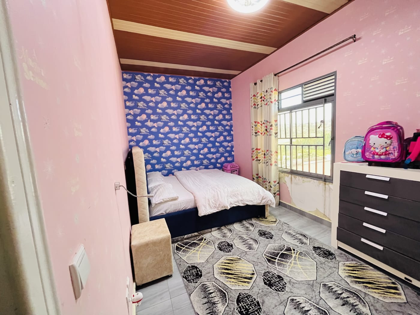 5 Bedroom House for Rent in Kibagabaga With Big Parking Space