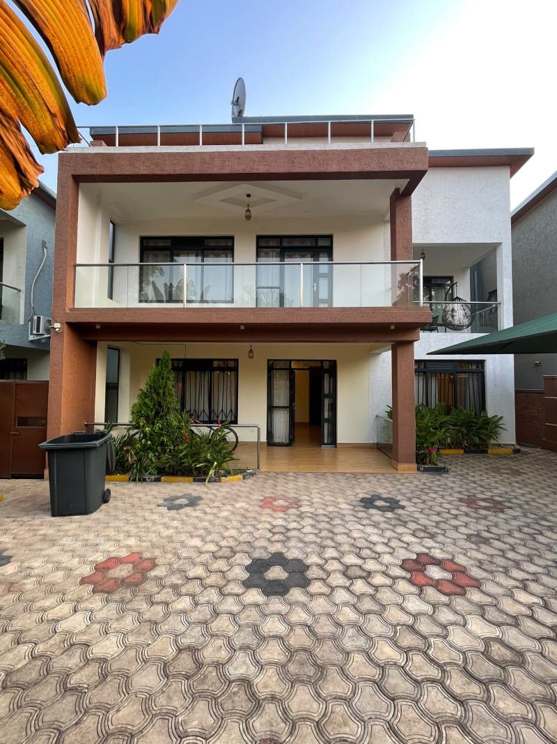 4 Bedroom House for Rent on Tarmac Road in Kibagabaga