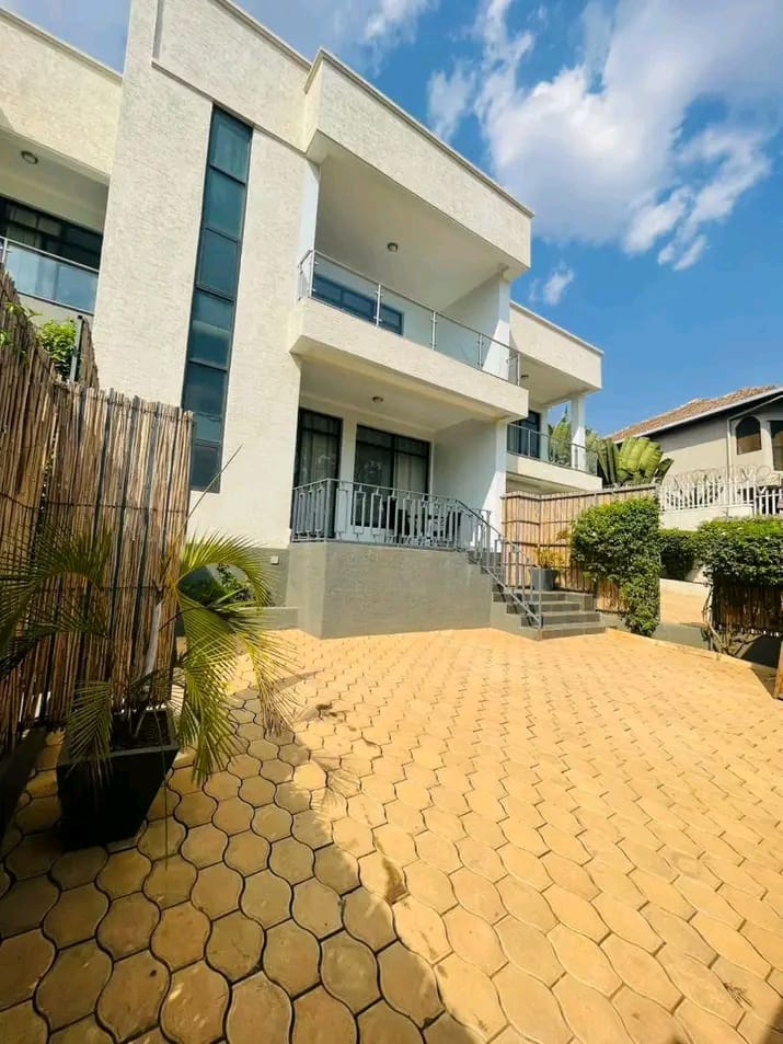 3 Bedroom Furnished House for Rent in Nyarutarama, Near MTN Centre