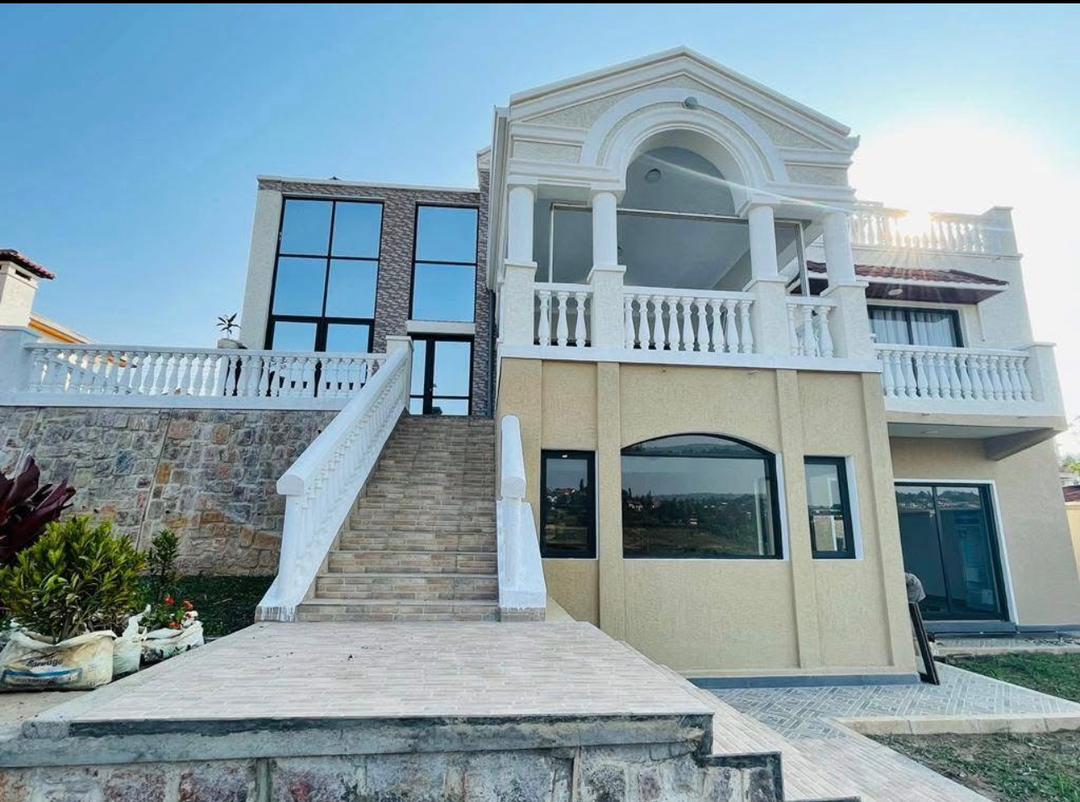 🏡 MODERN LUXURY VILLA FOR SALE IN NYARUTARAMA – USD 700,000