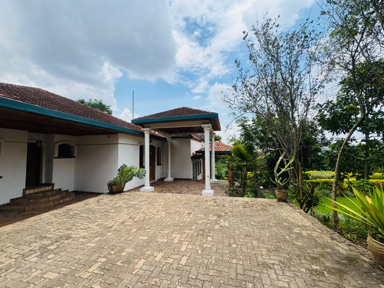 HO69 🏡 Premium 5-Bedroom Villa for Rent in Kacyiru – $4,000/month