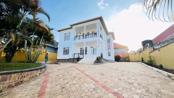H079 Spacious Unfurnished House for Rent in Kibagabaga