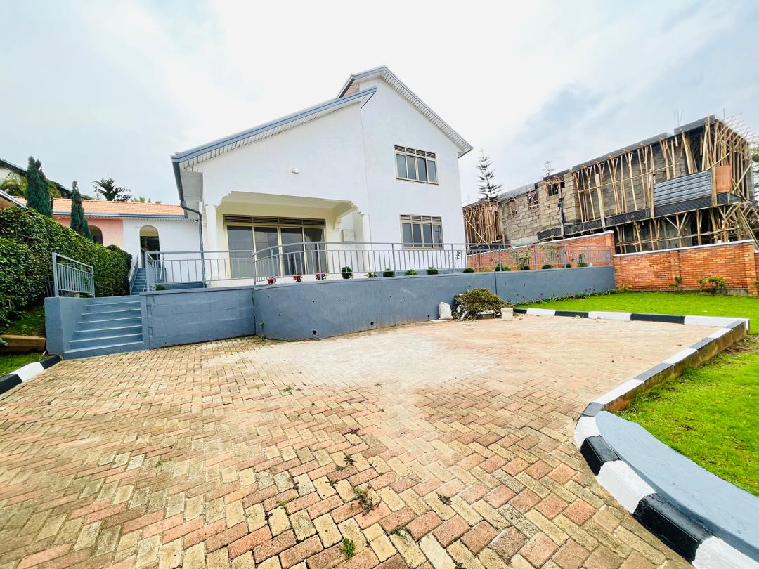 HO80 Beautiful Unfurnished House for Rent in Gacuriro – Umucyo Park