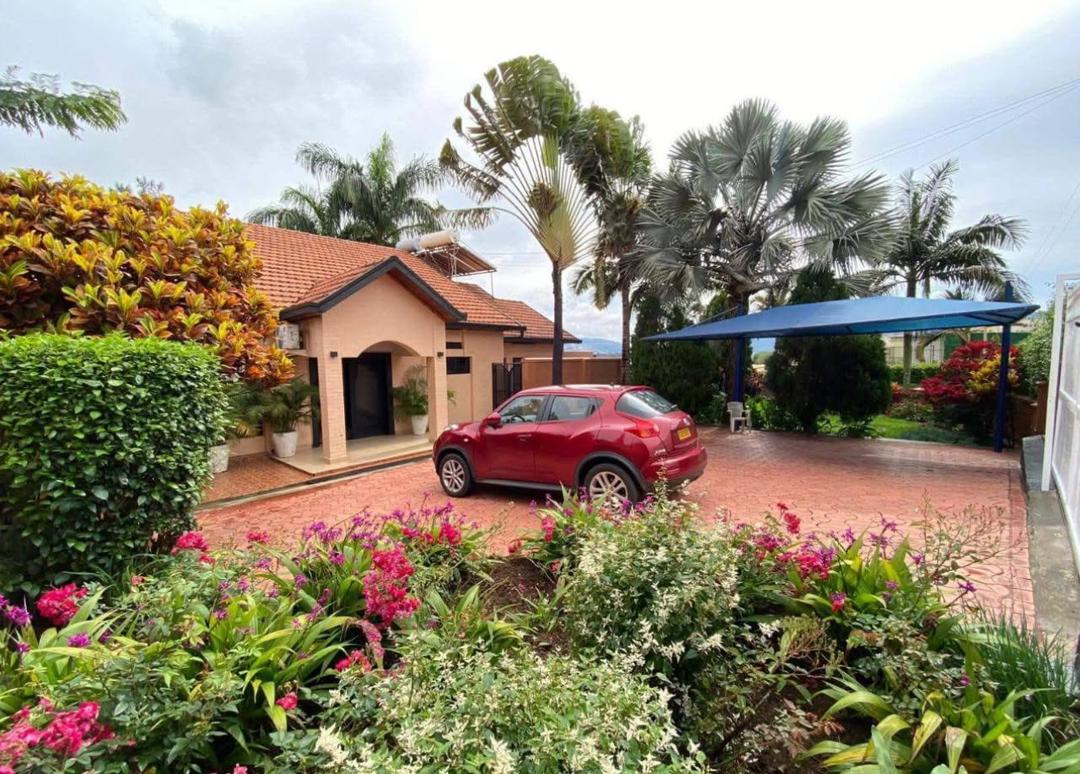 HO91  full furnushed house for rent in gacuriro in VIP neighbourhood near mocha cafe and Simba center on 3000$ for long term contract