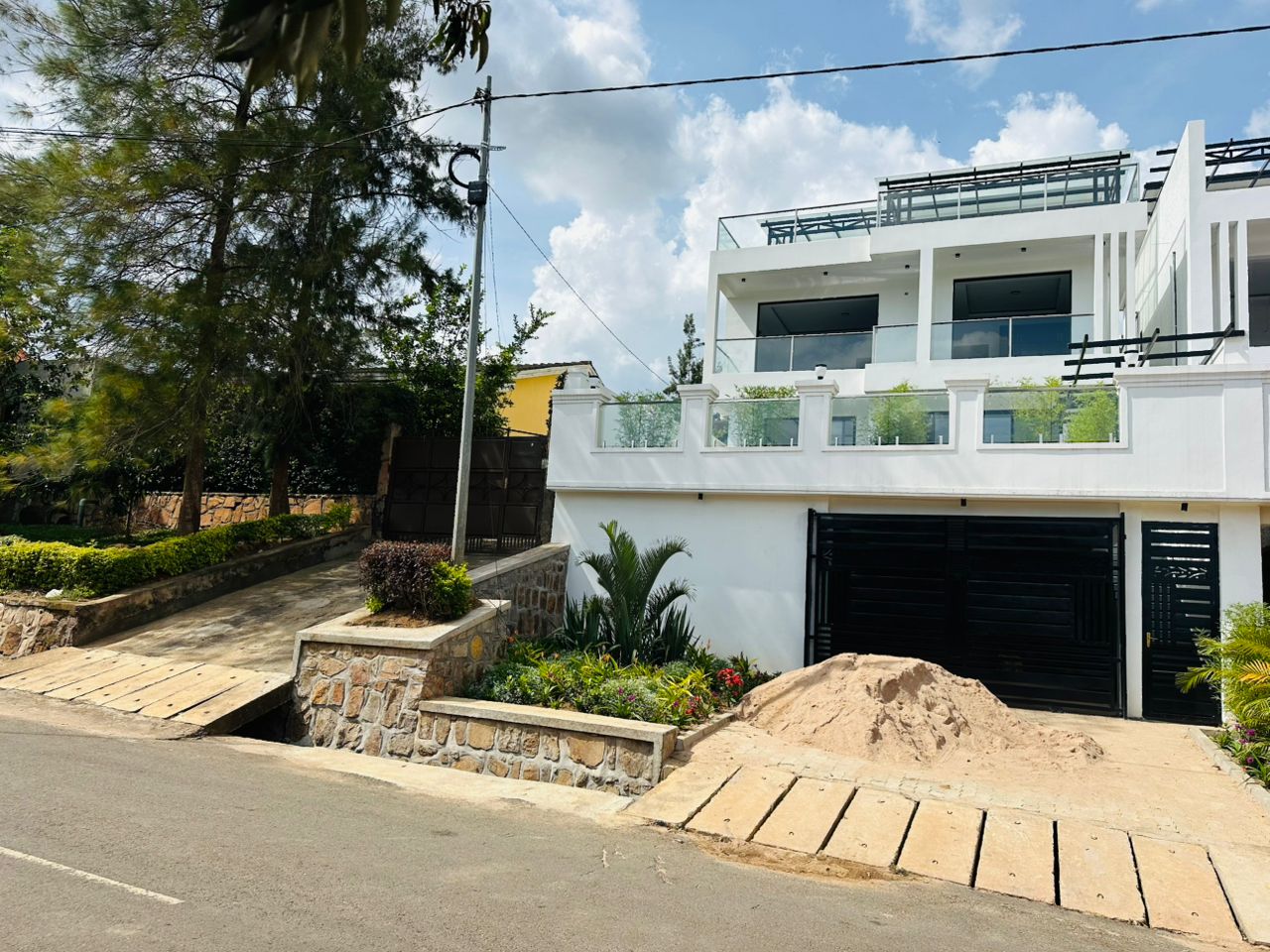 H092  Modern Family Home for Sale in Kibagabaga – Prime Location image 3