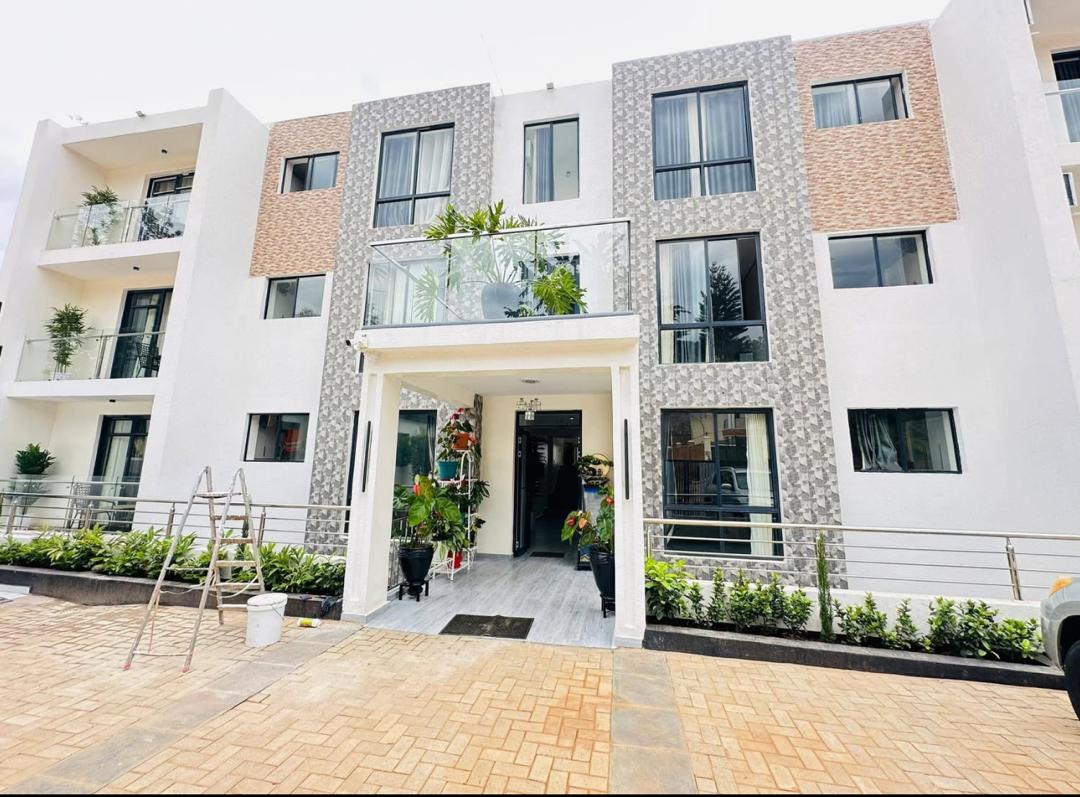 P083  Modern 1-bedroom serviced apartment for rent in Kacyiru,