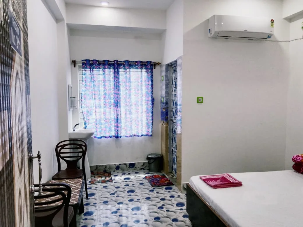 Deluxe Room (Non-AC)