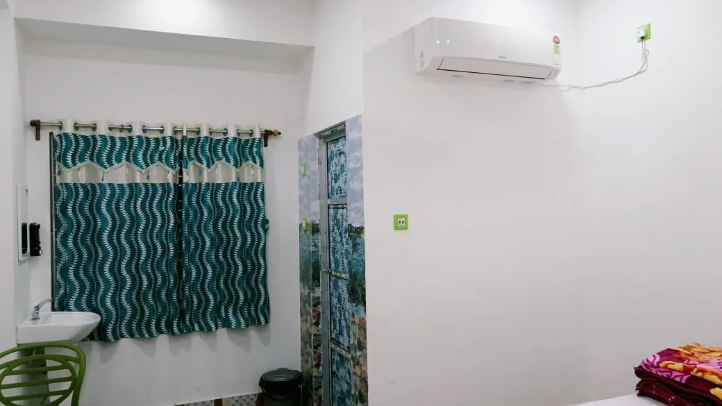 Deluxe Room (Non-AC)