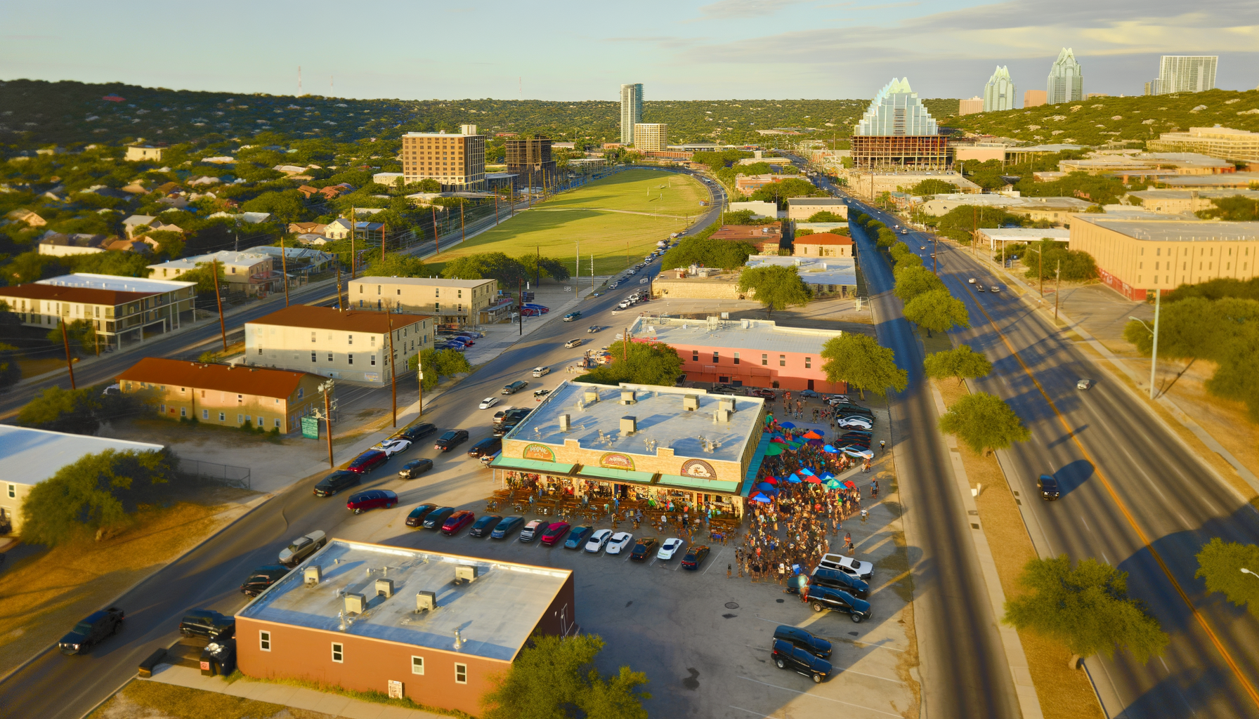 Austin's Sunday Scoop: Scorching Temps, Community Spirit, and Island Flavors Await! 🌞