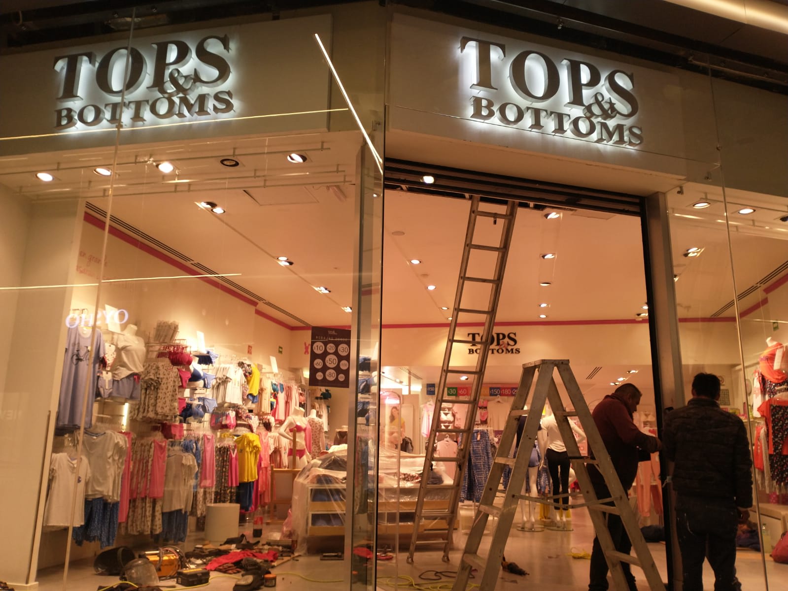 Trabajo 008 CDMX — cortina metálica