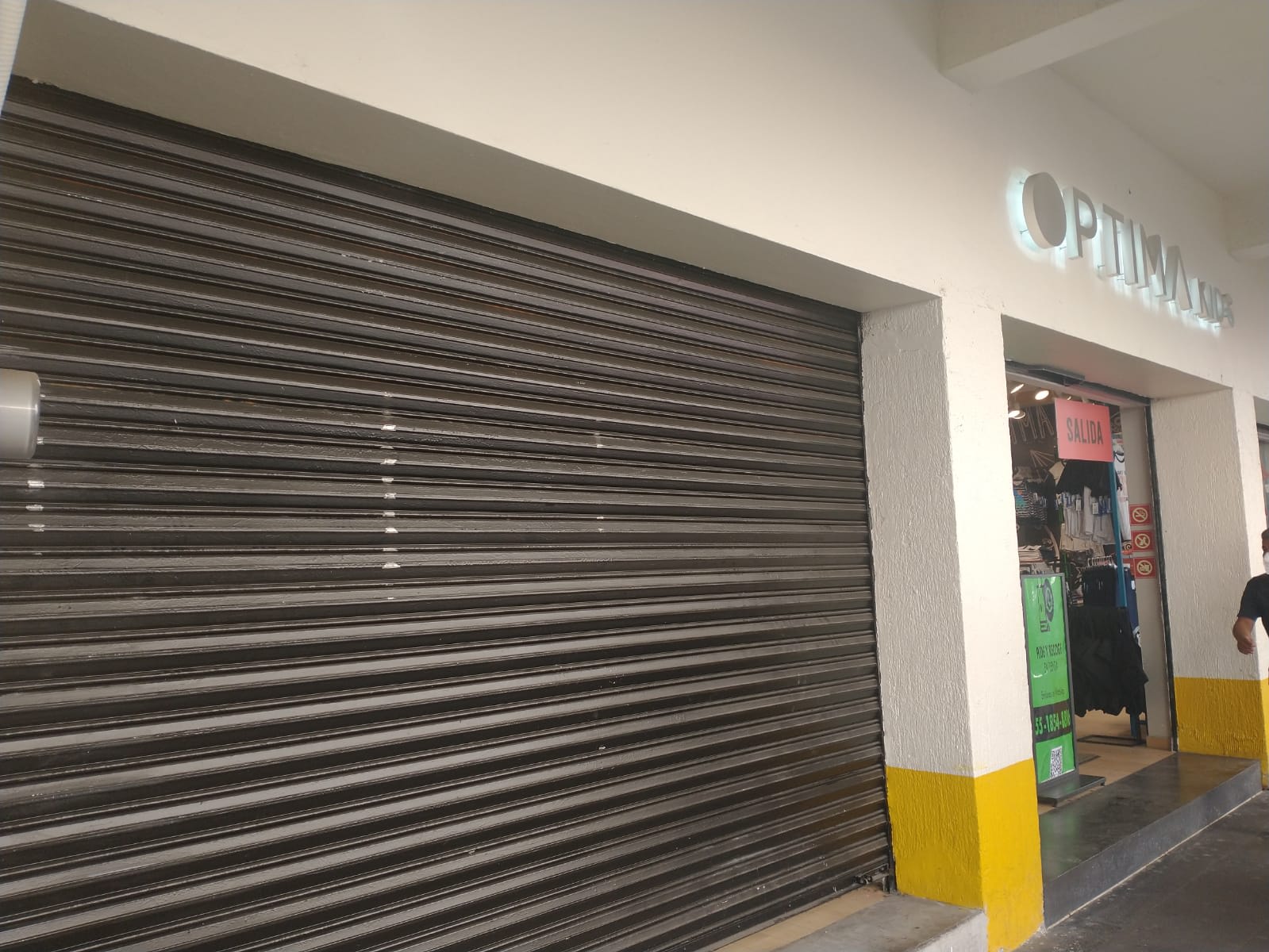 Trabajo 013 CDMX — cortina metálica