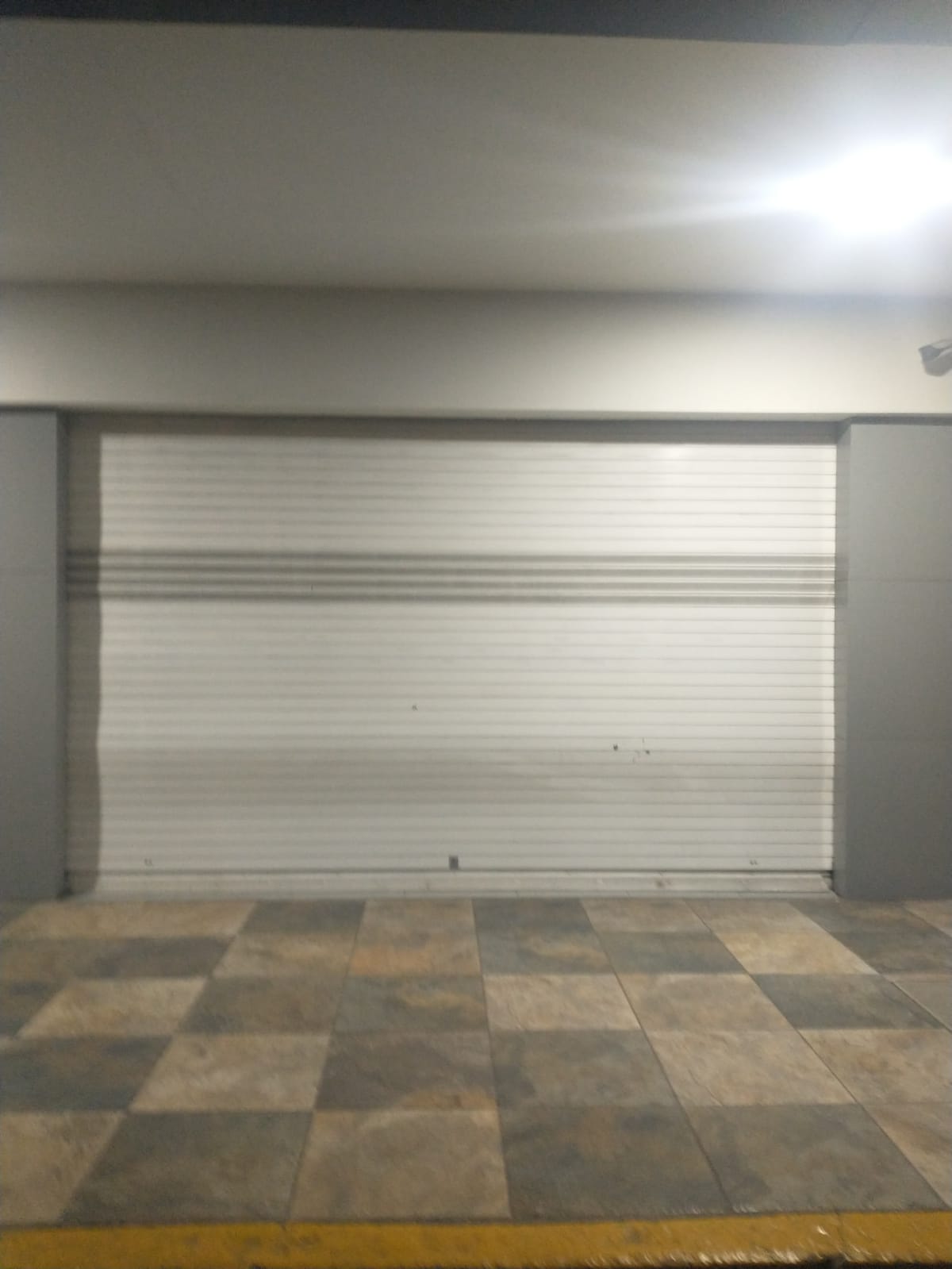 Trabajo 019 CDMX — cortina metálica