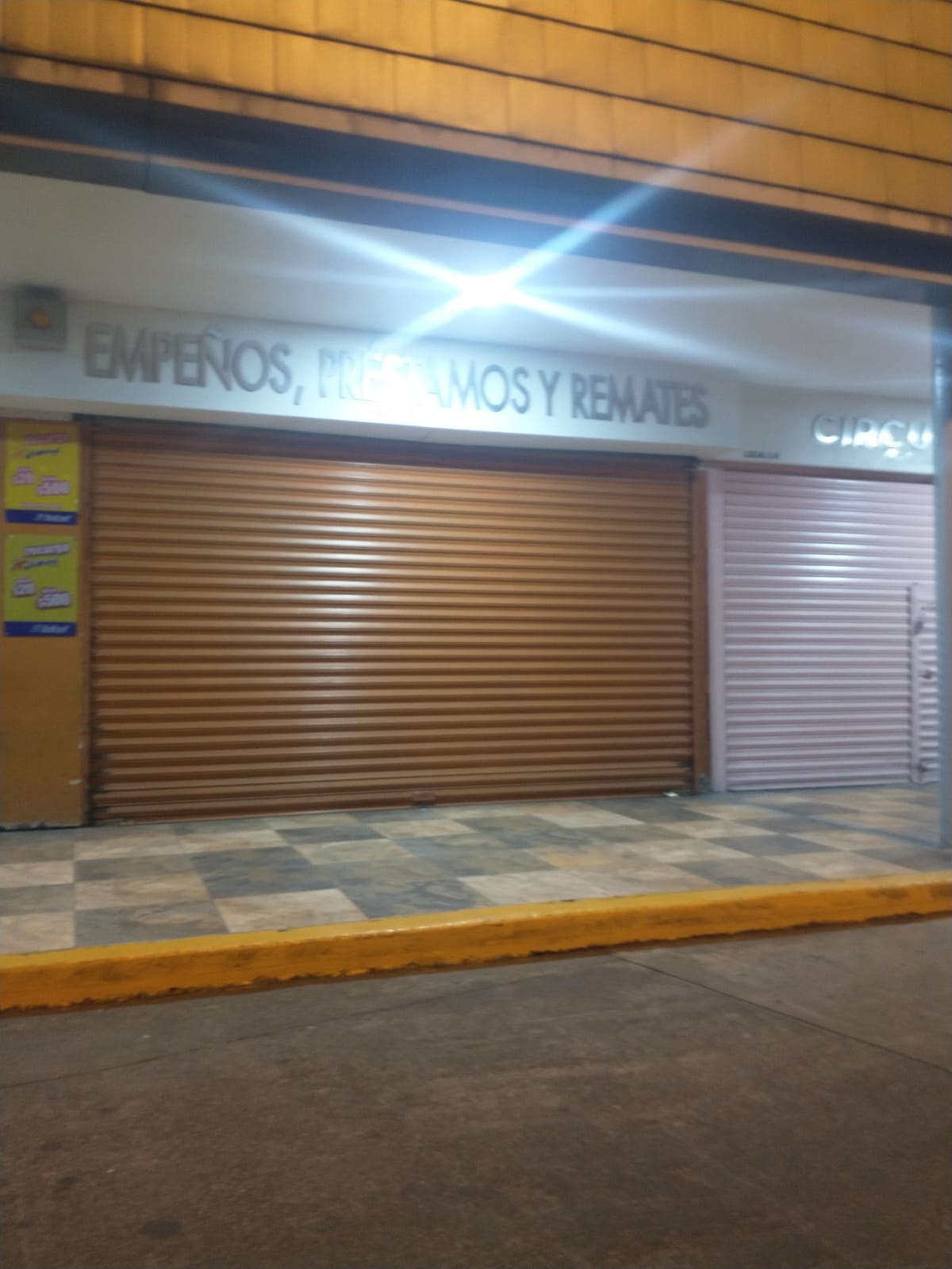 Trabajo 020 CDMX — cortina metálica