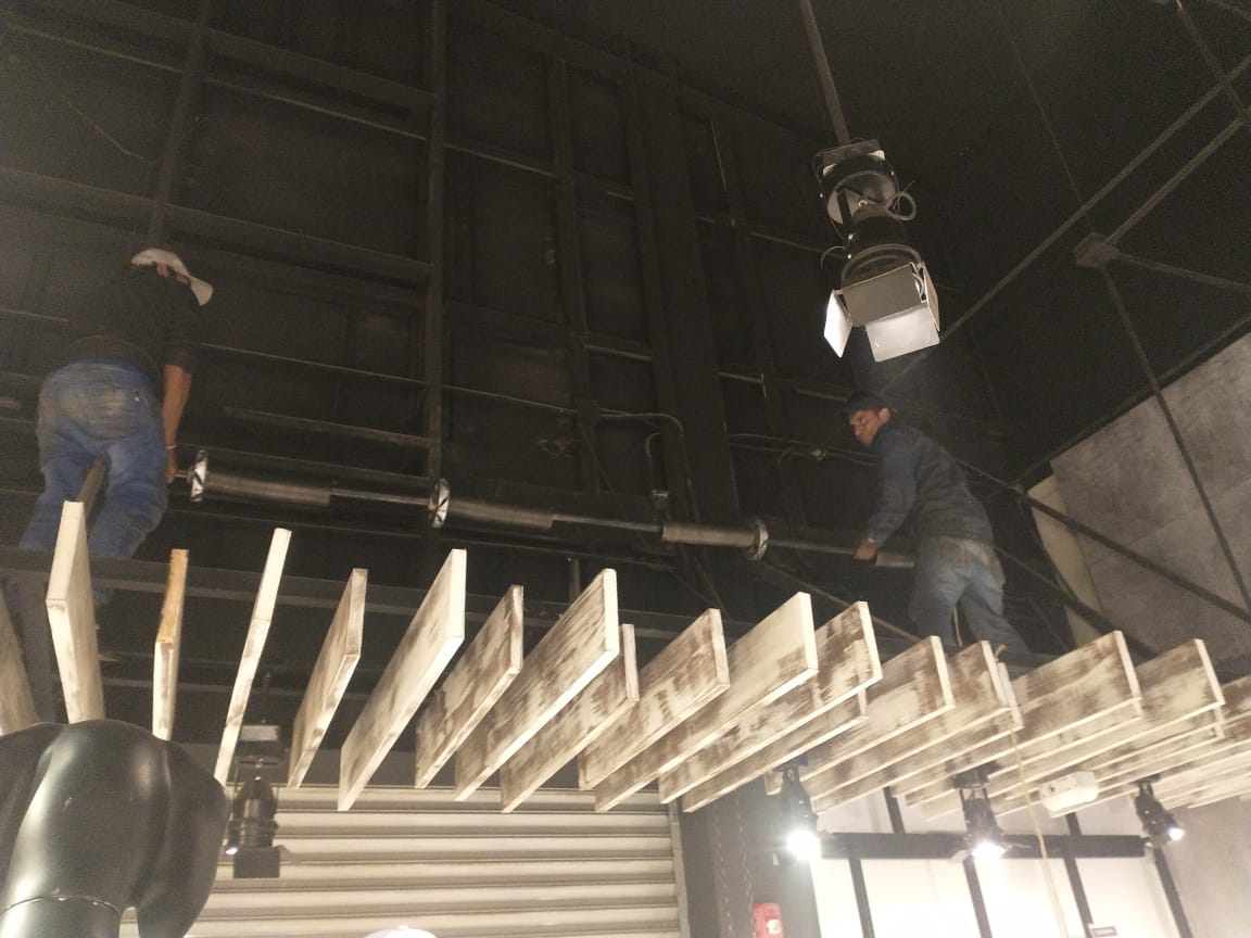 Trabajo 024 CDMX — cortina metálica