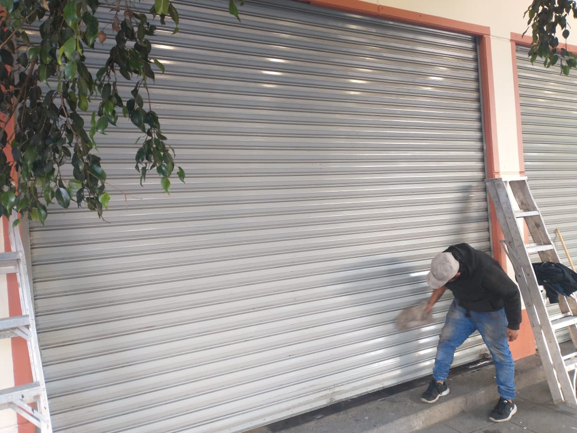 Trabajo 025 CDMX — cortina metálica