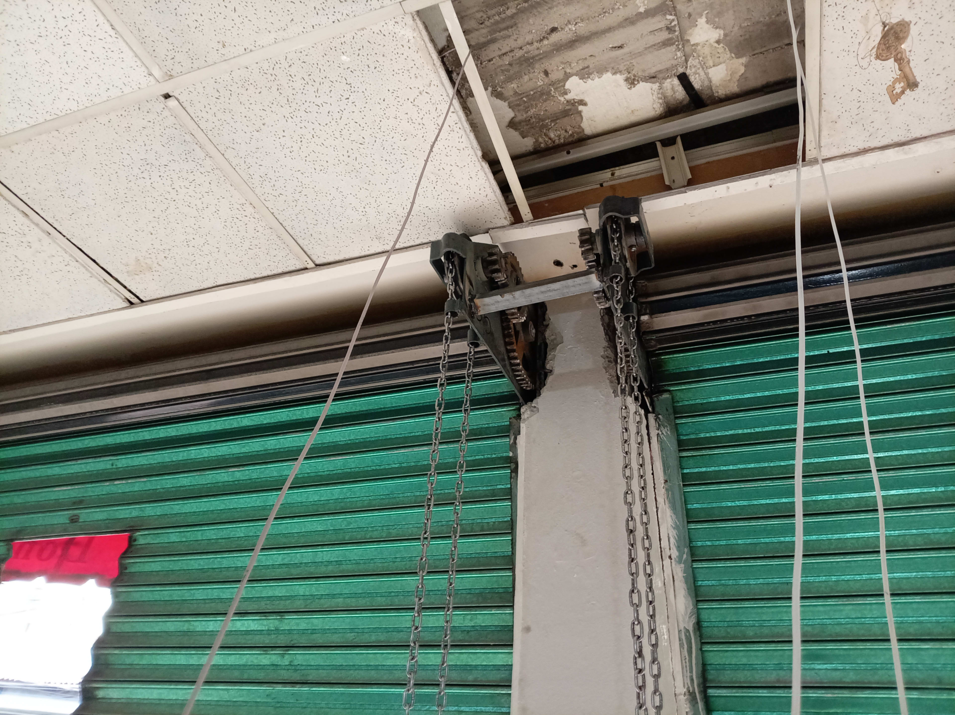 Trabajo 029 CDMX — cortina metálica