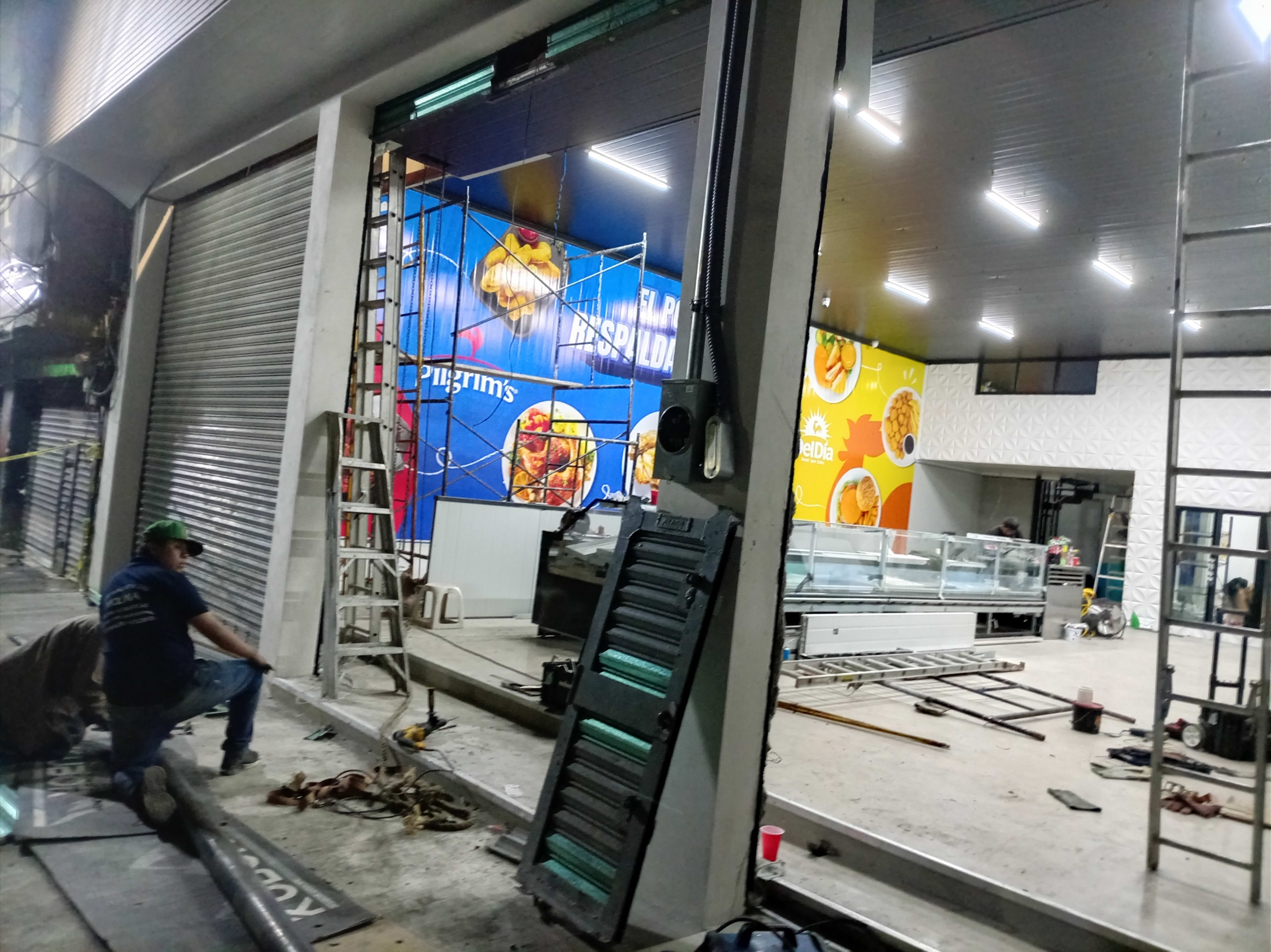 Trabajo 041 CDMX — cortina metálica