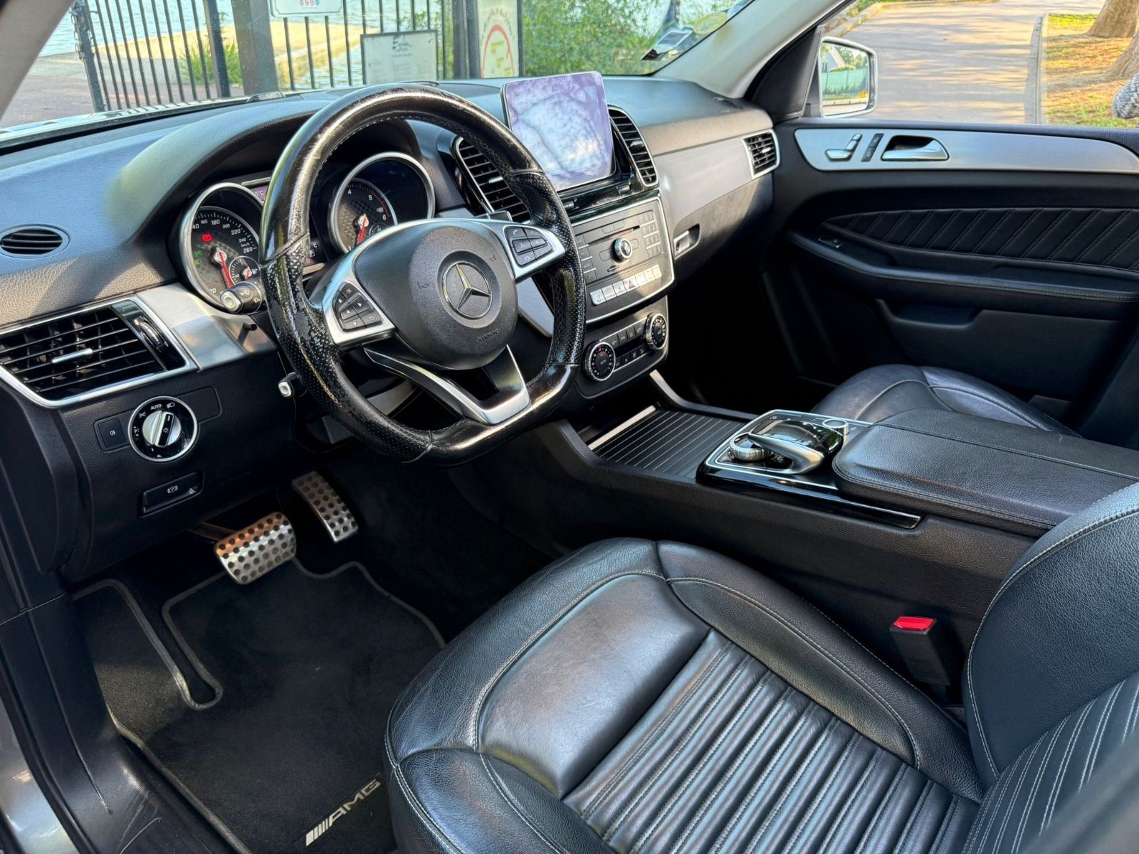 Mercedes-Benz SUV Bild 5